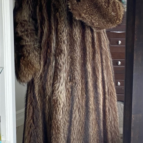 Fur Coat - Racoon - Picture 3 of 12